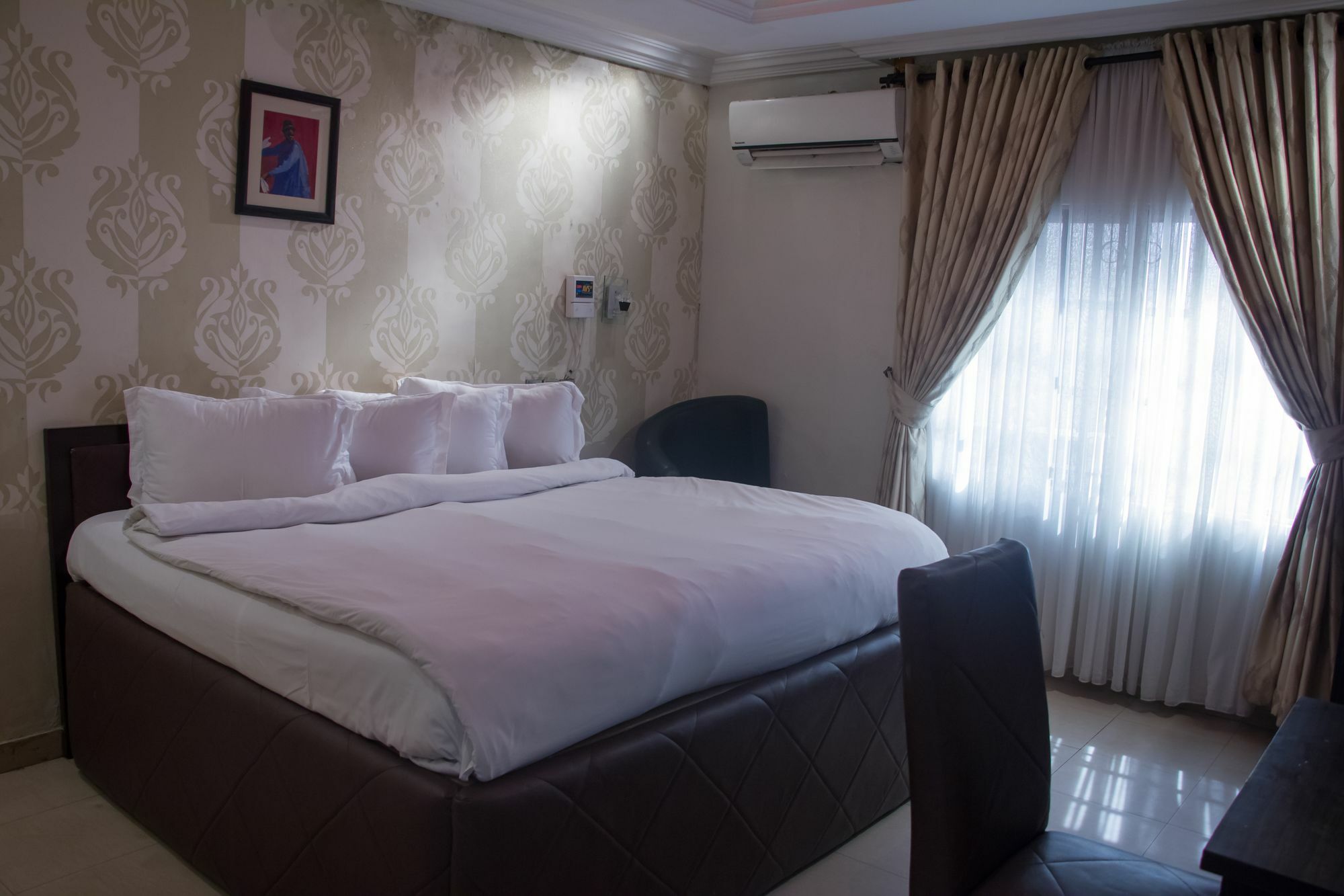 DV8 Hotel Lagos Buitenkant foto