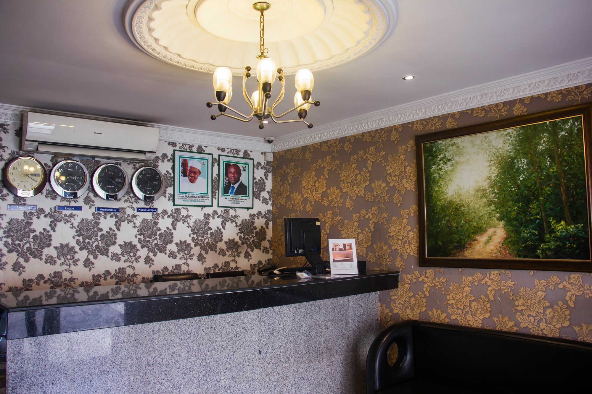 DV8 Hotel Lagos Buitenkant foto